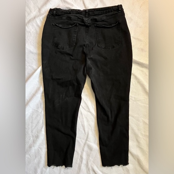 SHEIN Curve Women's Black Distressed Jeans 18 inch Waist, Size 3XL - Picture 12 of 14